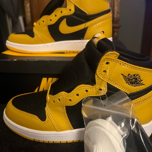 Air Jordan 1 Retro High OG GS - Picture 8 of 12
